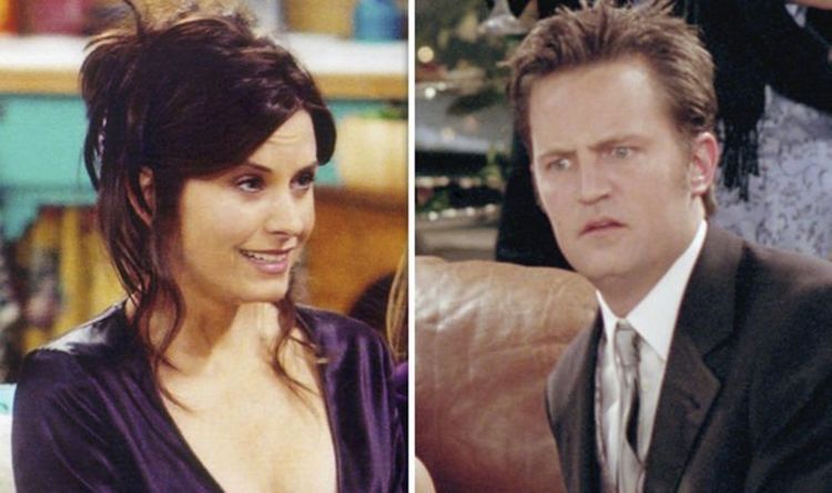 Friends Chandler Bing Mystery Exposed In Monica Geller S Green