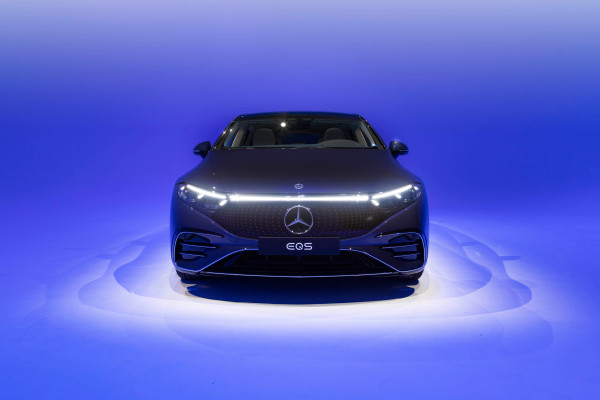 All The Tech Crammed Into The 2022 Mercedes Benz Eqs Techcrunch