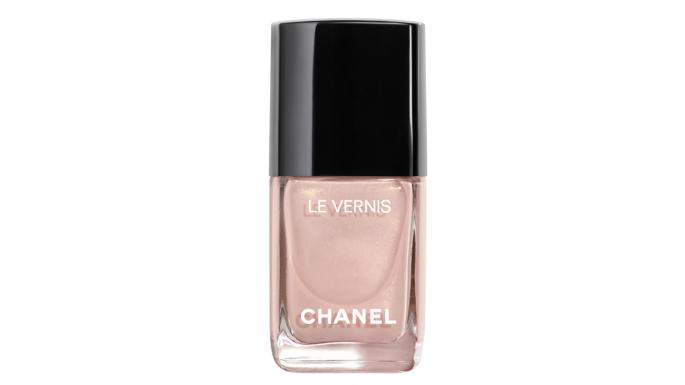 India Knight Reviews Chanel Le Vernis Longwear Nail Colour In