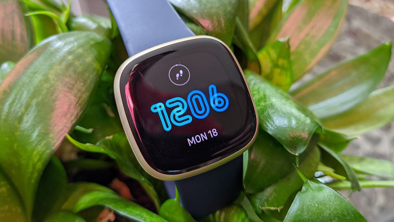 fitbit versa 3 always on display