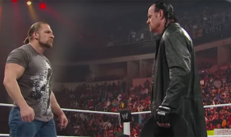 Wwe Raw This Is What Fans Should Expect From Undertaker Vs Triple