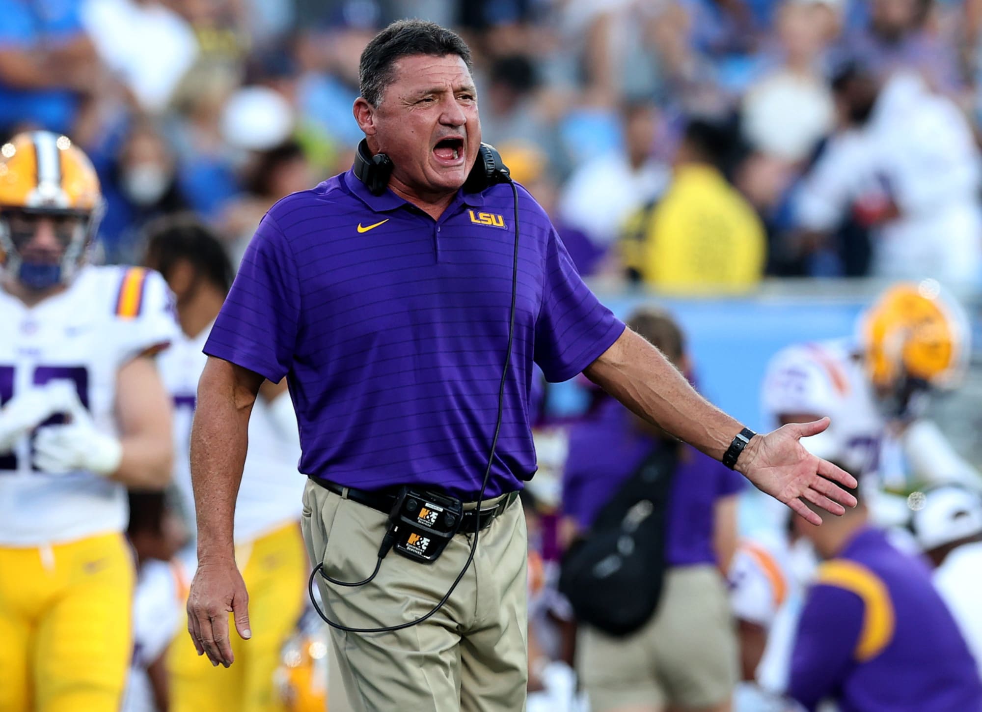 Lsu Football It Feels Like A Dark Cloud Is Hovering Over The Tigers