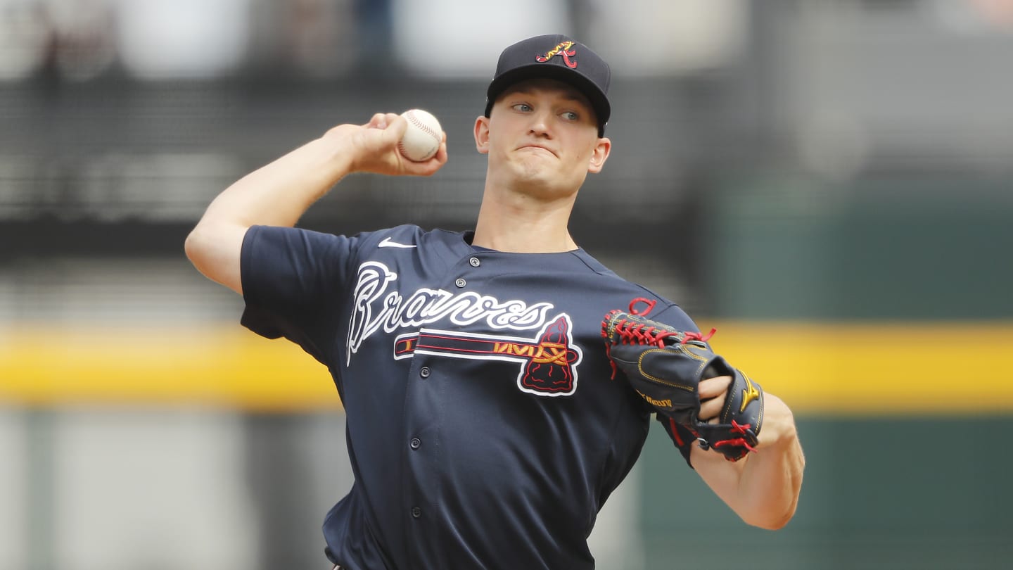 Braves News: Dylan Lee's shoulder procedure, Matzek expected back