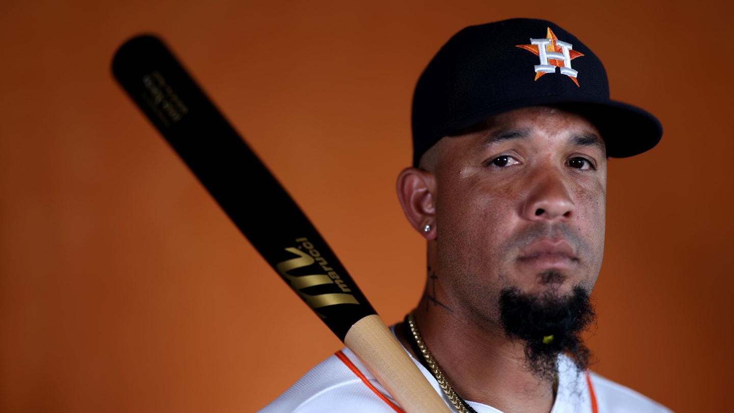 Will Astros regret signing Jose Abreu in free agency?