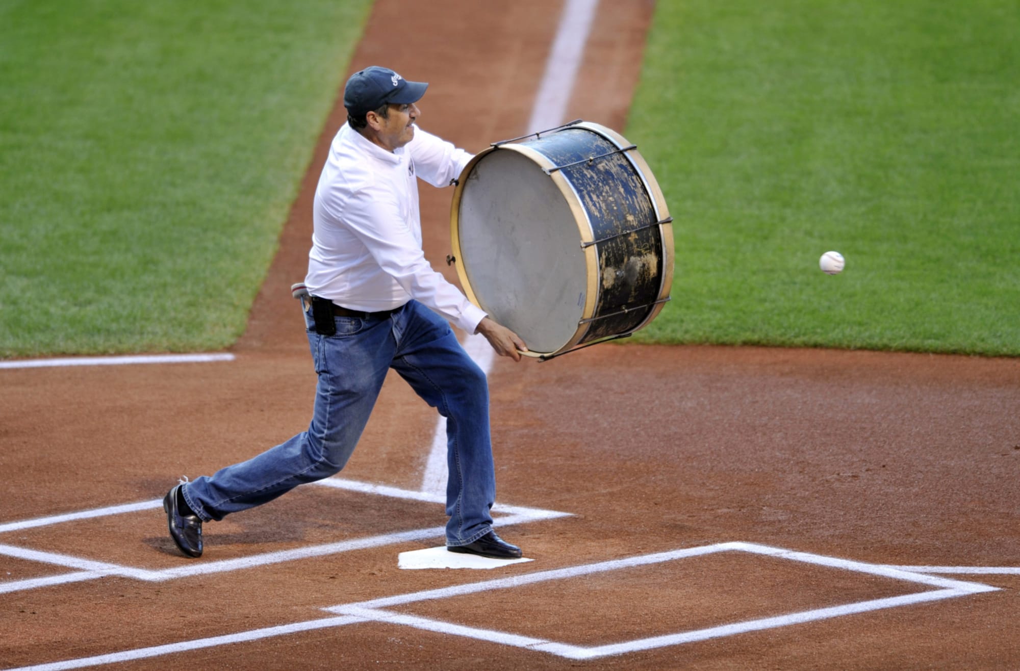 Former Indians great Carlos Baerga shares message for young Cleveland  Guardians team 