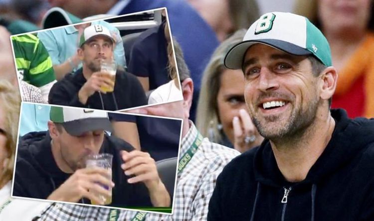 aaron rodgers bucks hat