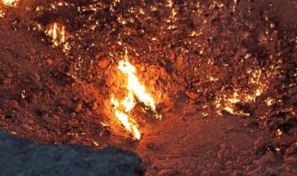 Door To Hell Man Is First To Go On Fiery Journey Into