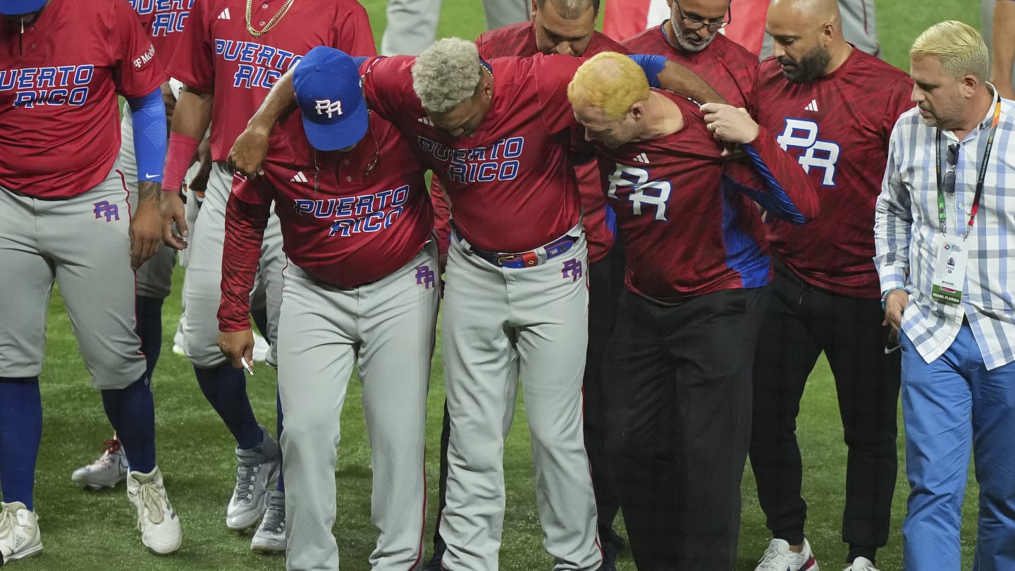 Reaction to Edwin Diaz's awful injury in the WBC