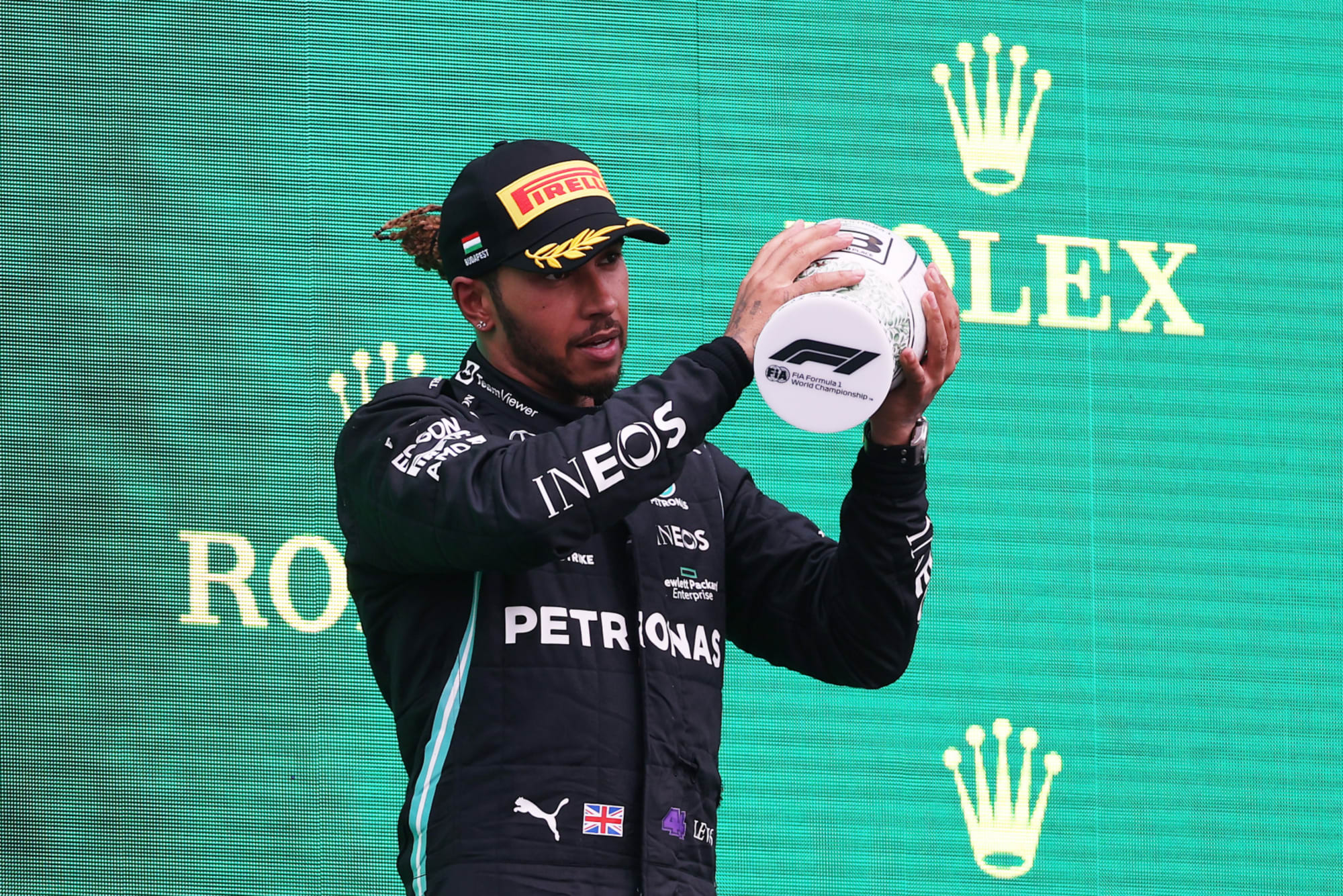 Formula 1 Lewis Hamilton Aided By Controversial Decision