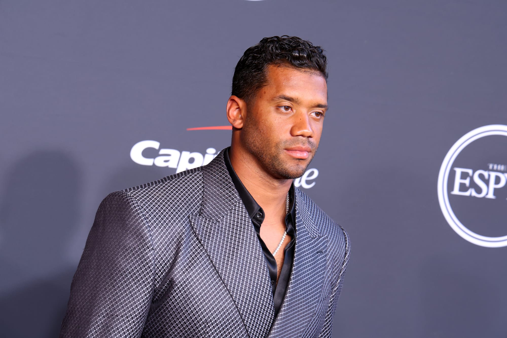 National media react to Russell Wilson's poor start with Broncos: 'He's  fallen off a cliff'