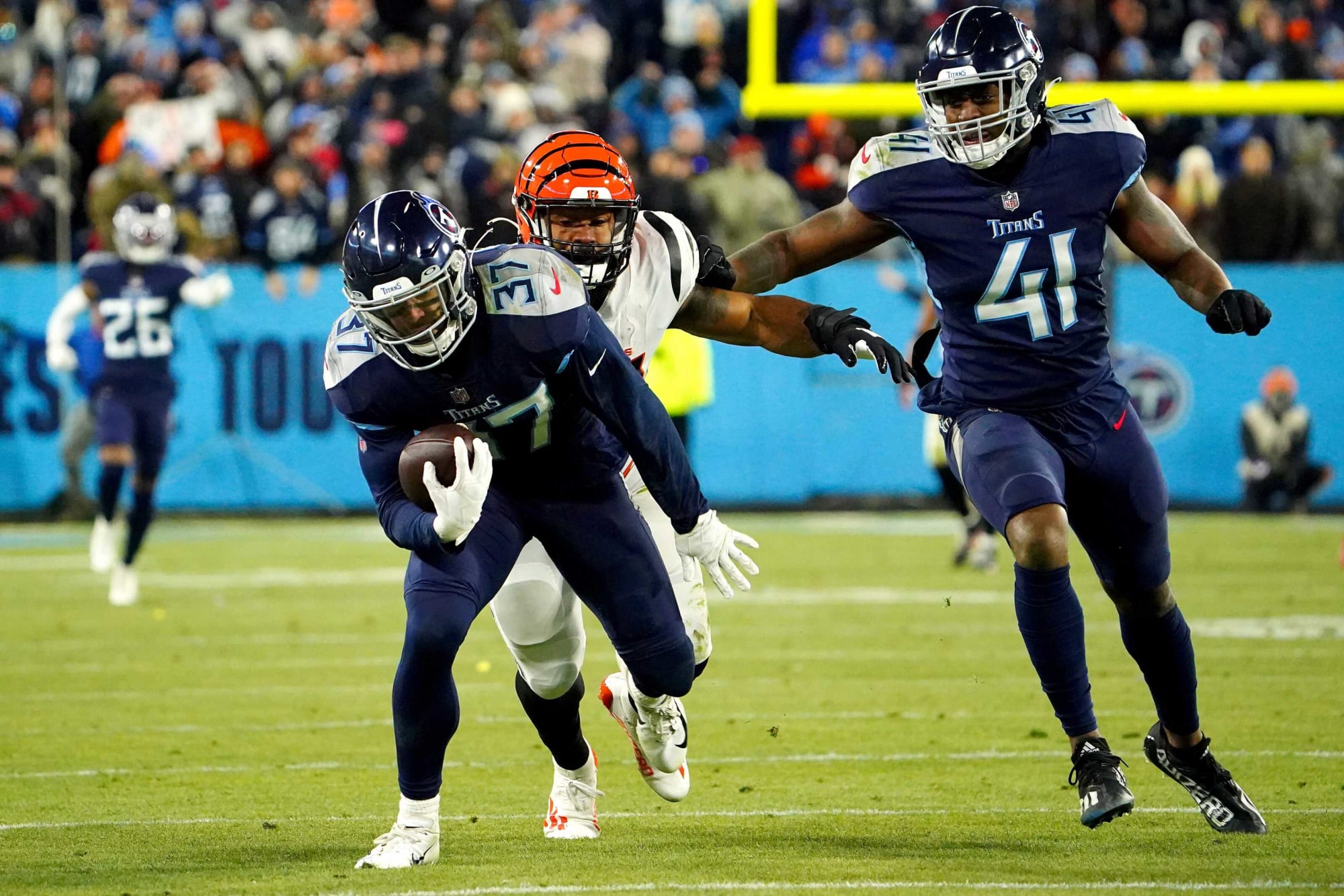 Tennessee Titans should prioritize re-signing Amani Hooker