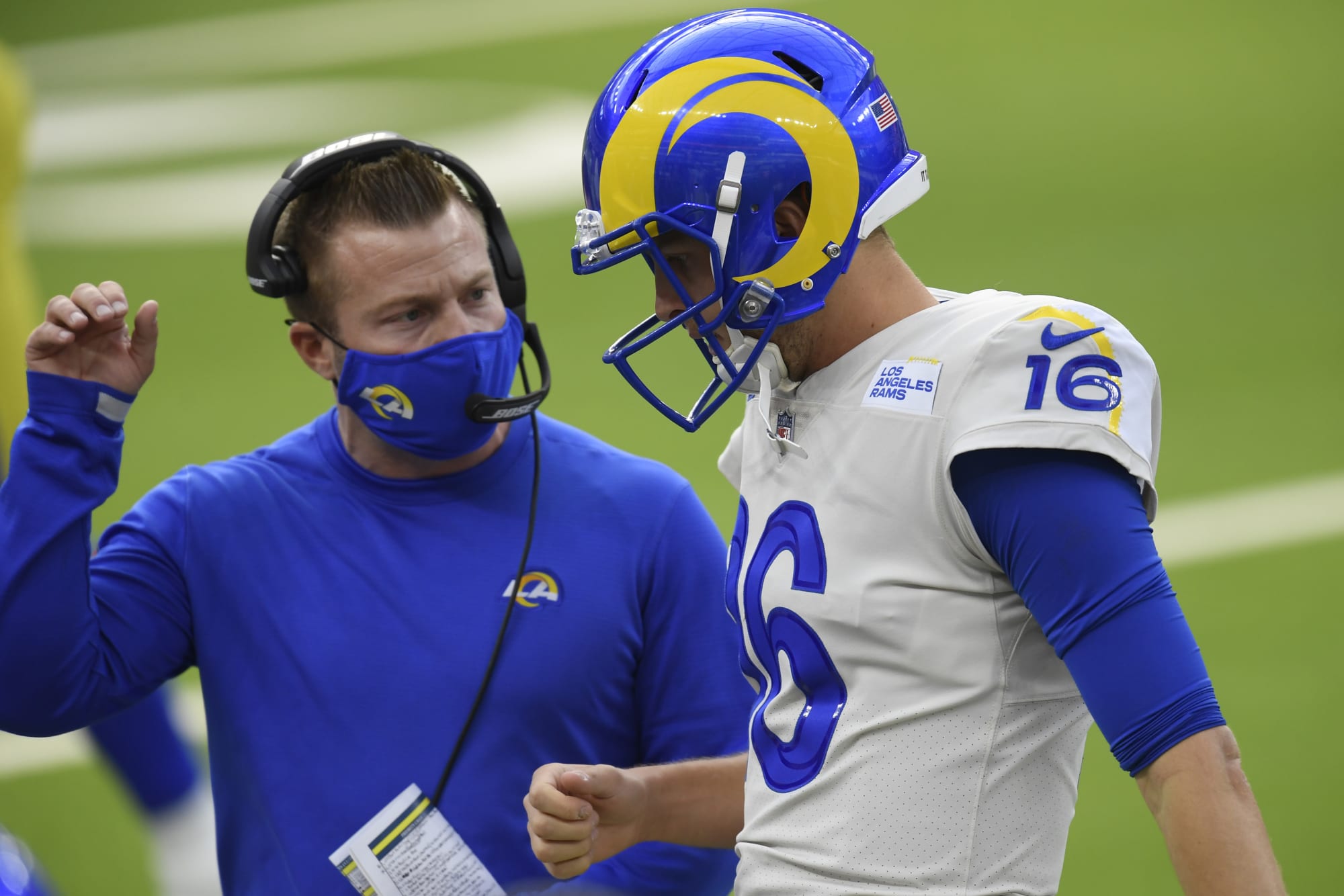 Stafford throws 3 TD passes, Rams edge Goff's Lions