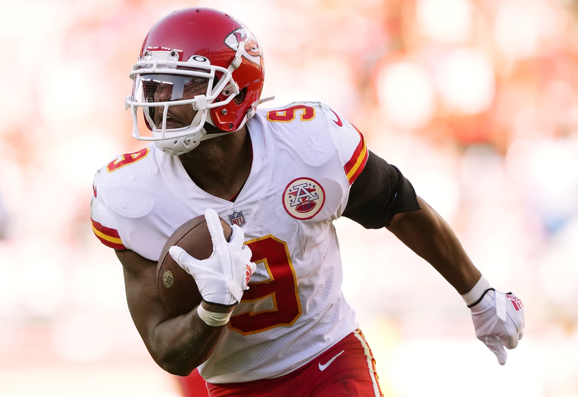 Chiefs' JuJu Smith-Schuster makes an additional $500,000 after hitting two  incentive marks in win over Titans 