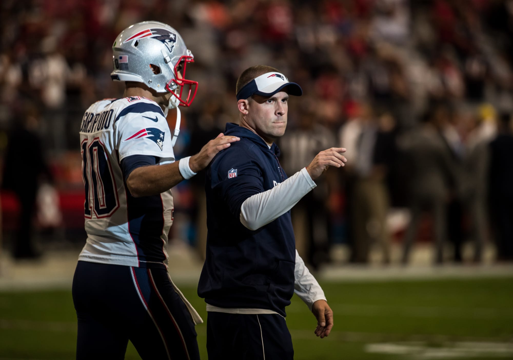 Jimmy Garoppolo injured in Raiders' victory over Patriots