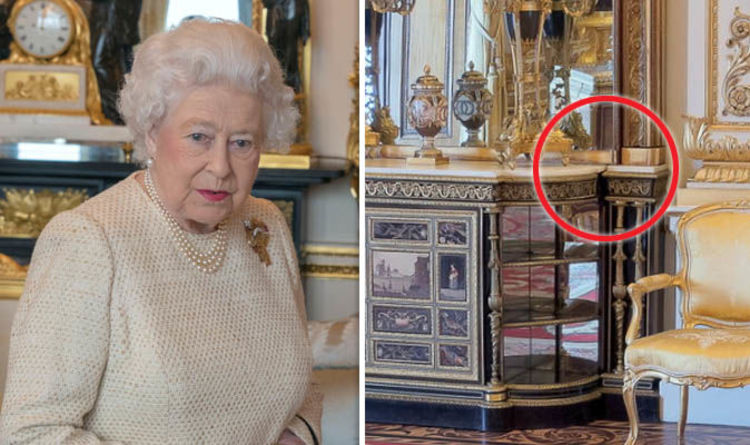 The Queen S Secret Passage At Buckingham Palace Revealed