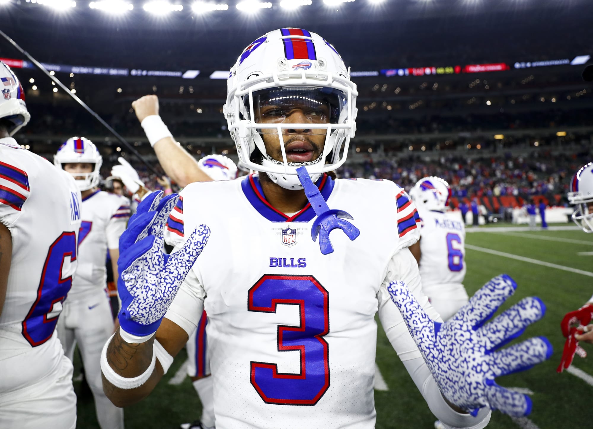 Damar Hamlin awake, off breathing tube, FaceTimed with Bills teammates