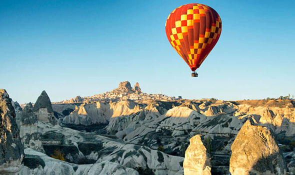 hot air balloon travel