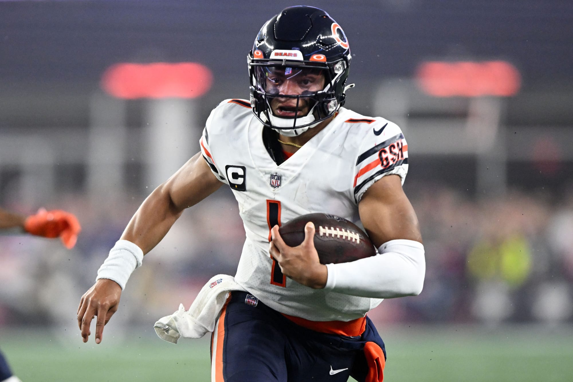 Chicago Bears quarterback, Justin Fields is dominating his draft class