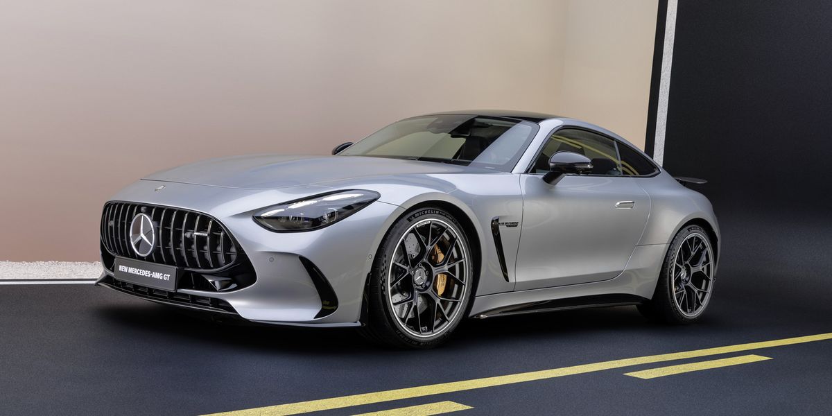 New 2024 Mercedes AMG GT 63 Coupe - Wild Sports Car in details 