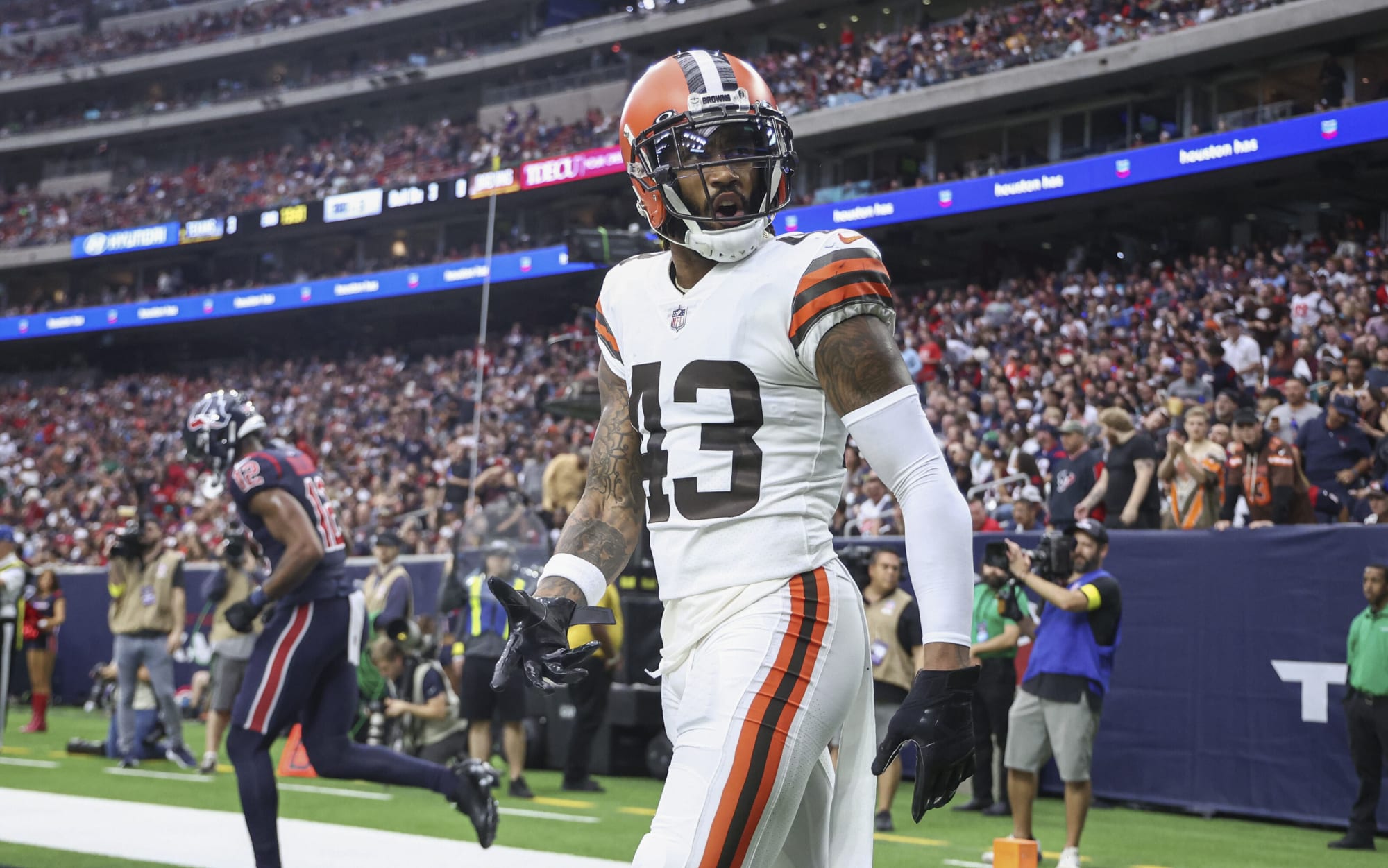 How Myles Garrett, John Johnson III and the rest of the Browns defense  graded vs. the Patriots 