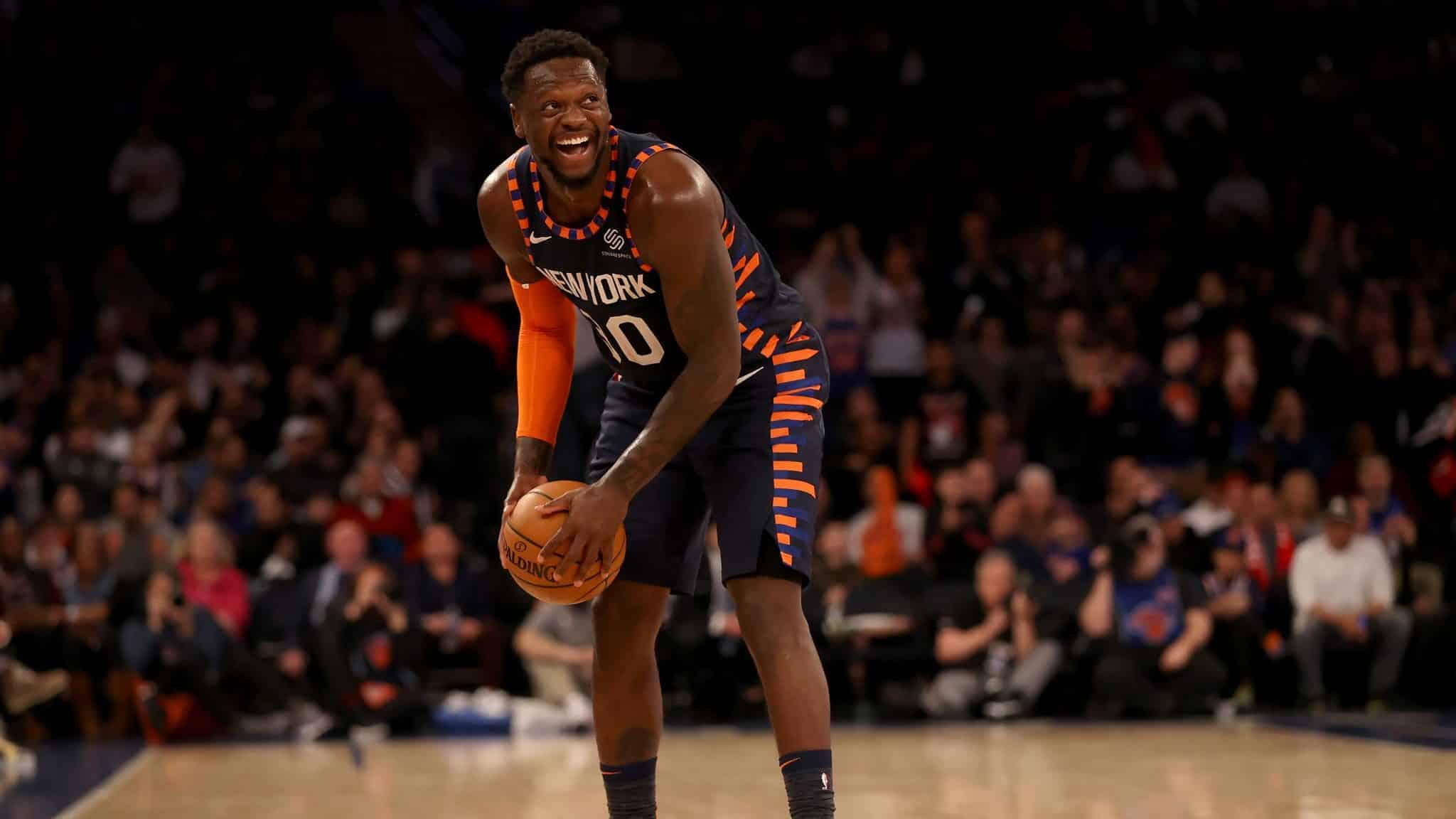 Knicks Julius Randle Restrained By Teammates Taken Off The Court After Controversial Call In Loss To Nets Fox News
