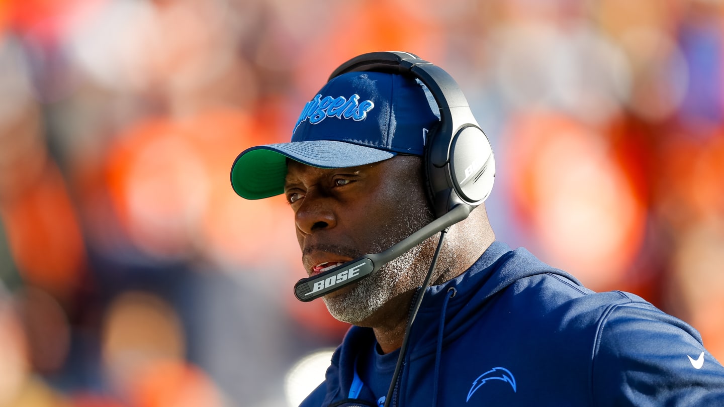 Former Chargers coach Anthony Lynn is at home on 49ers staff - Los