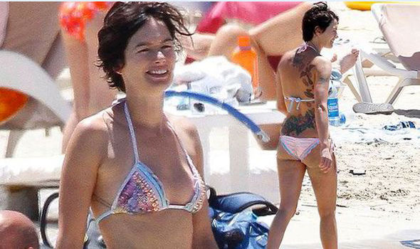 Lena Headey - Celebrity Bikini Wallpapers