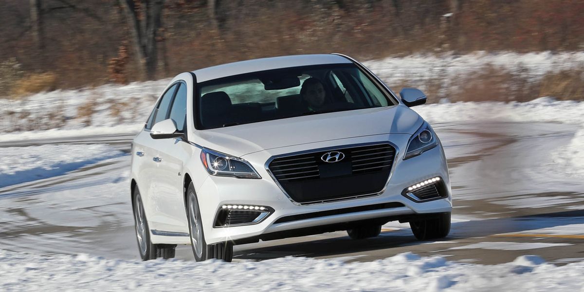 2017 Hyundai Sonata Sport 2.0T 4dr Sedan : Trim Details, Reviews