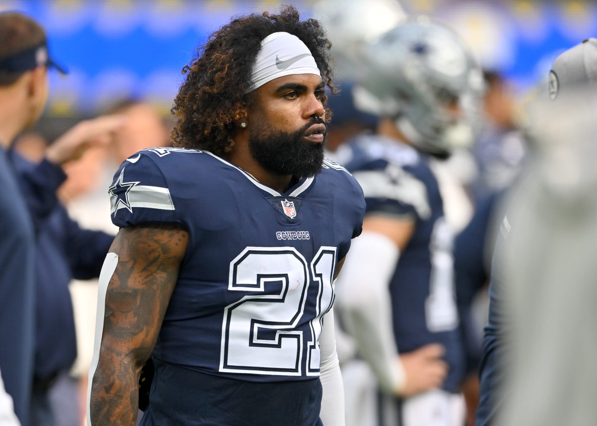 Dak Prescott Pays Respect to Ezekiel Elliott with Pregame Outfit