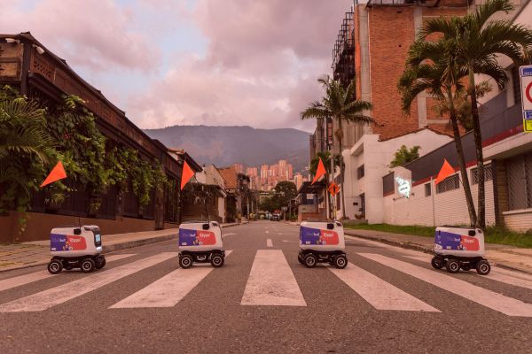 Kiwibot delivery robots head to San Jose with new partners Shopify ...