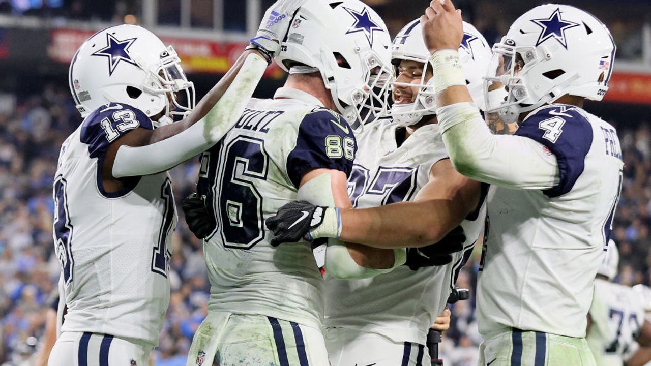 Prescott has 2 TD passes, Cowboys top banged-up Titans 27-13