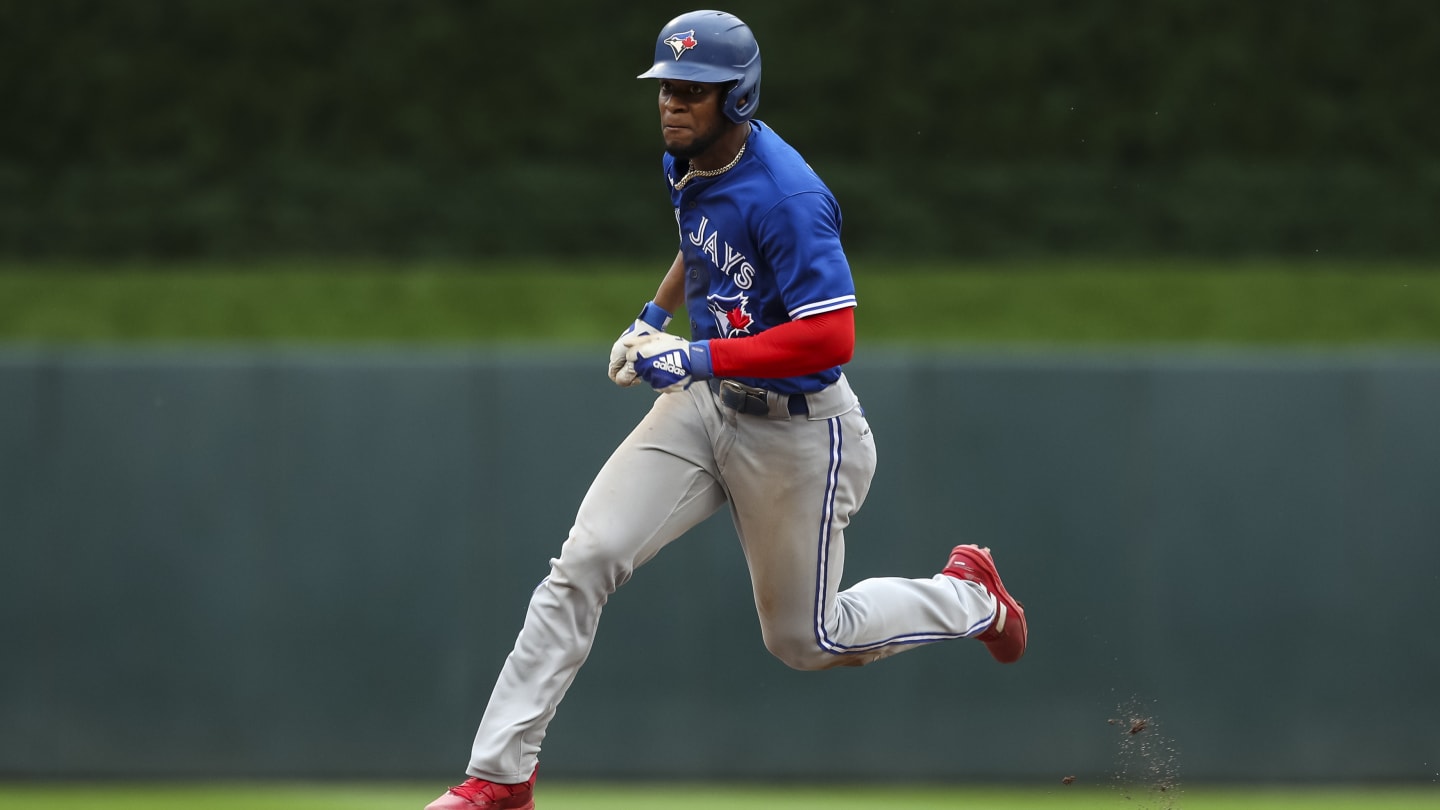 Alejandro Kirk competing for spot on Blue Jays roster