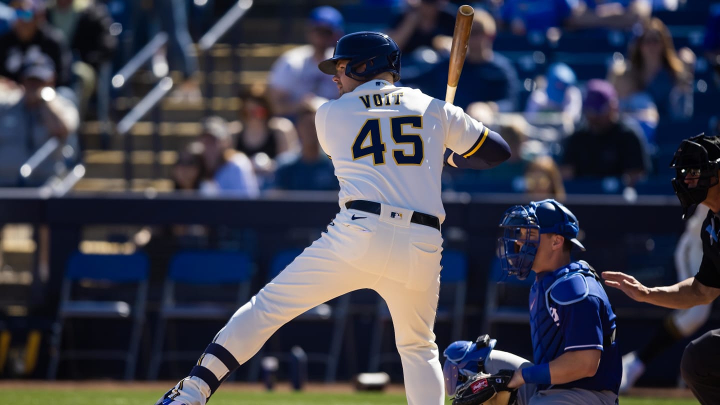 Milwaukee Brewers fans react to team signing Luke Voit to one-year deal  after he opted out of his minor-league contract: Voit being back is great