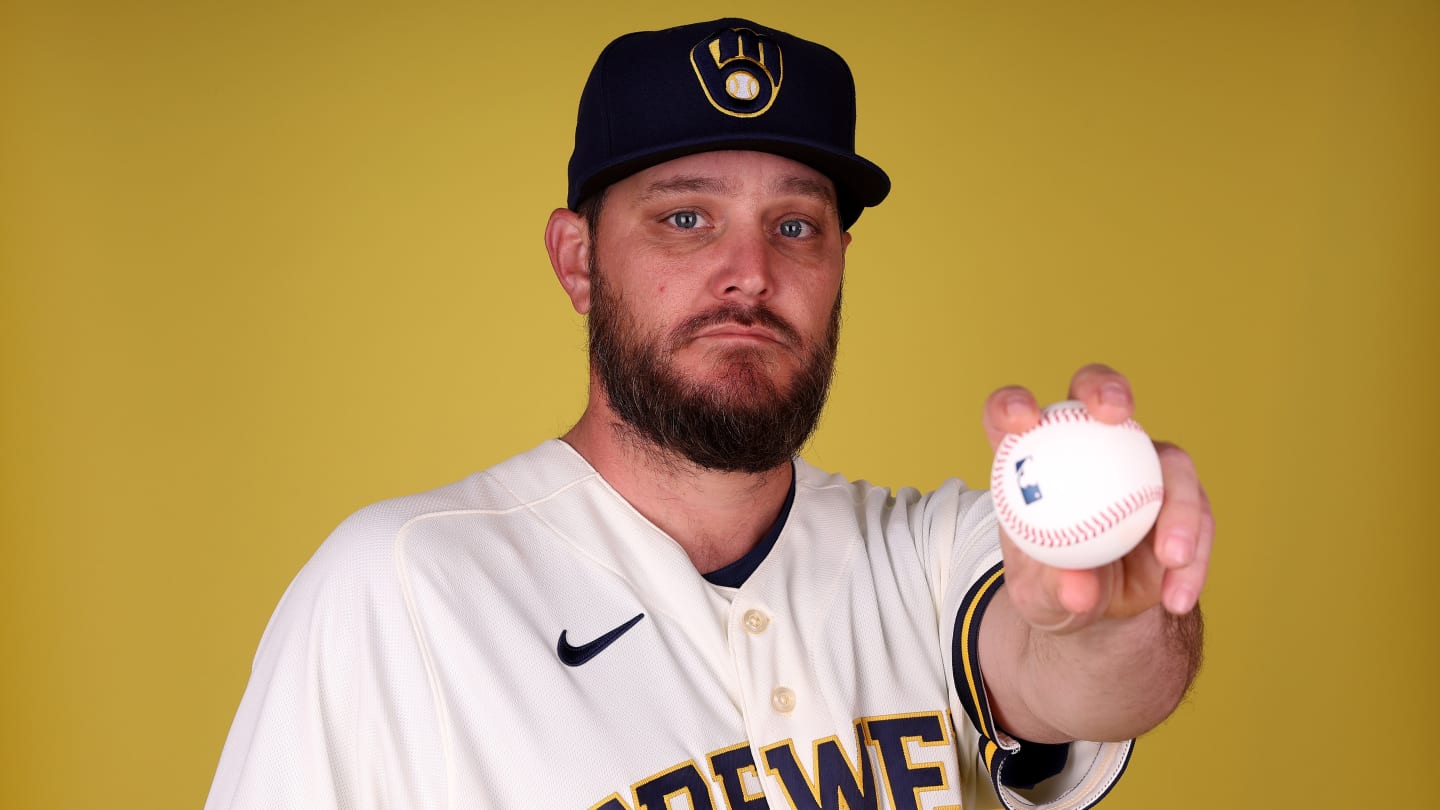 Jesse Winker was getting nervous during Wade Miley's no-hitter