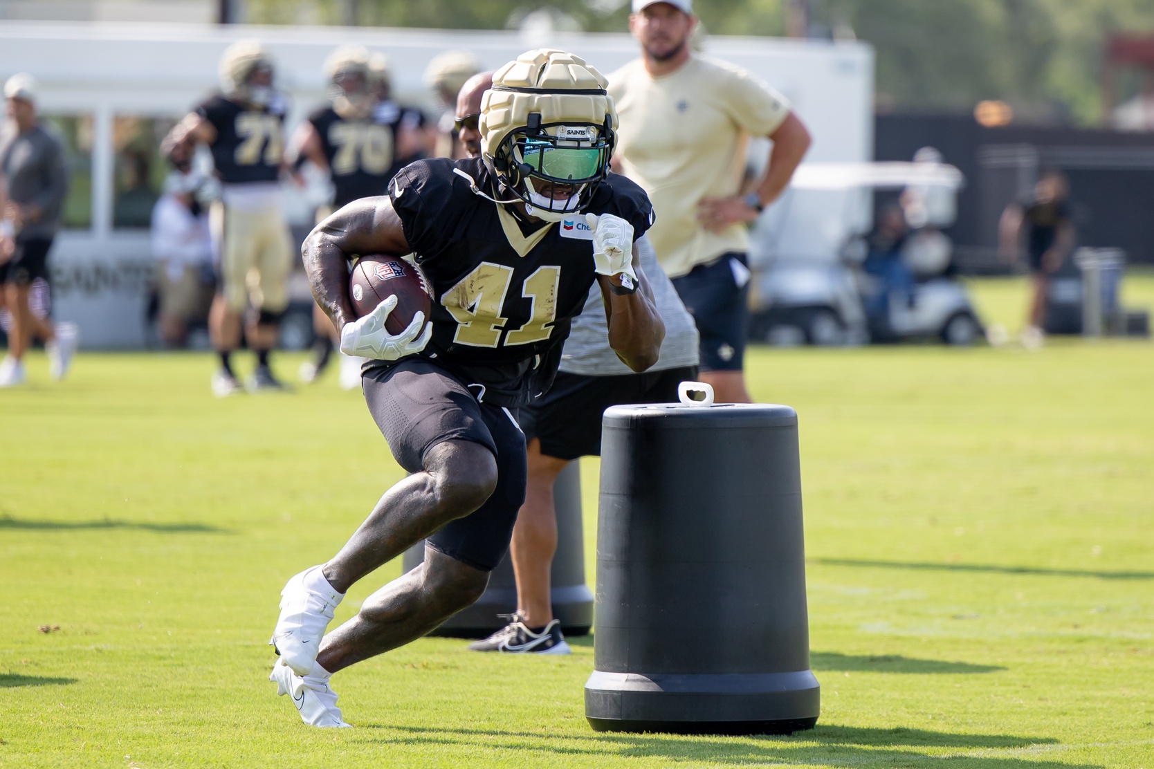 Alvin Kamara puts kids to work at first New Orleans football camp, Saints