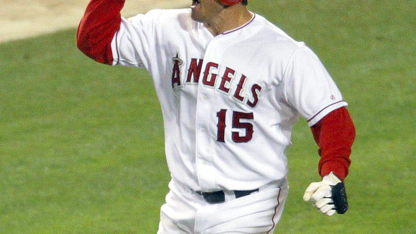 Baseball players who wore 4
