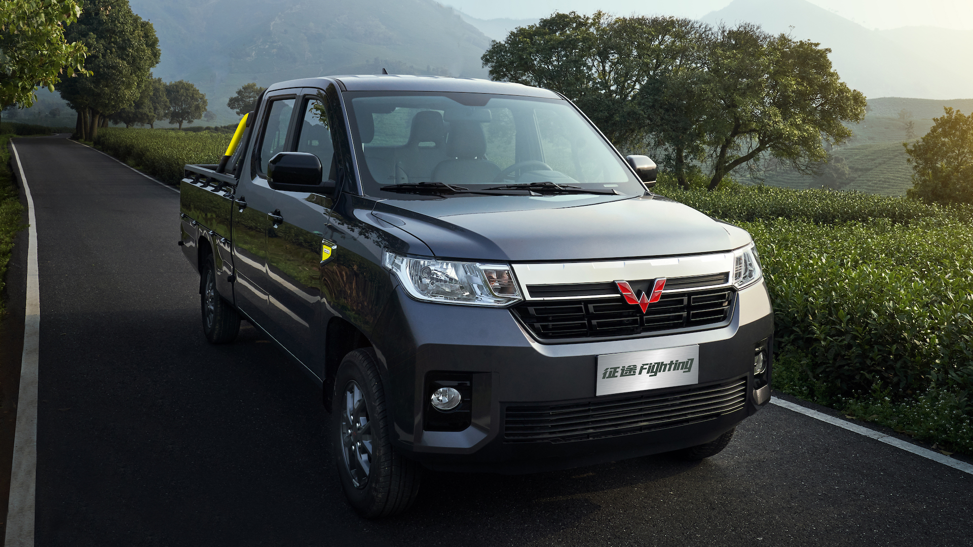 GM China Launches $9,000 Pickup Truck With Fold-Down Bed