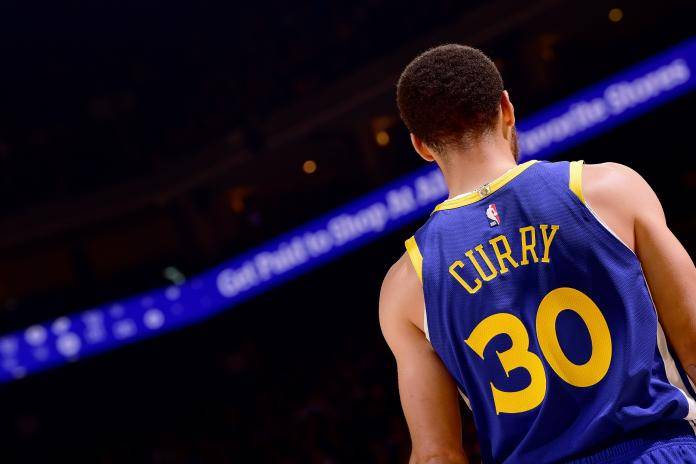 curry wearing kobe jersey