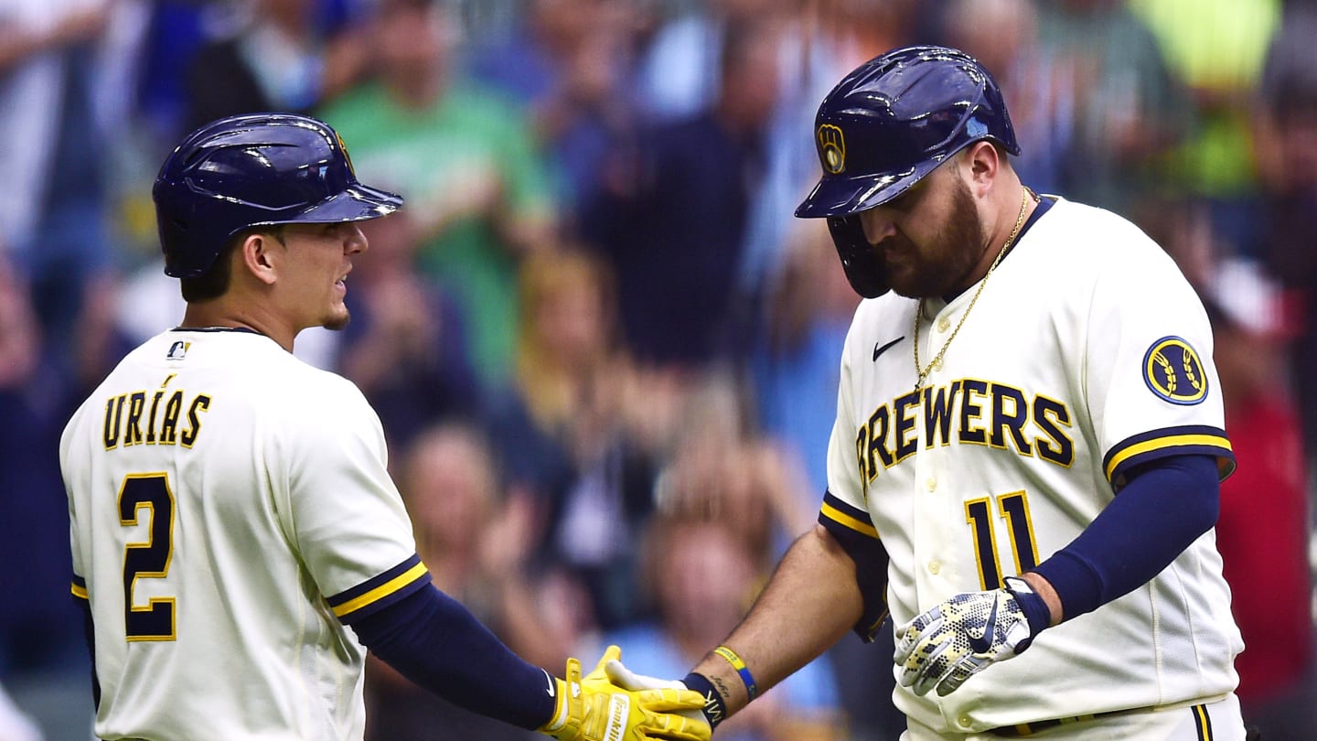 StaTuesday: Milwaukee Brewers 2023 predictions, projections