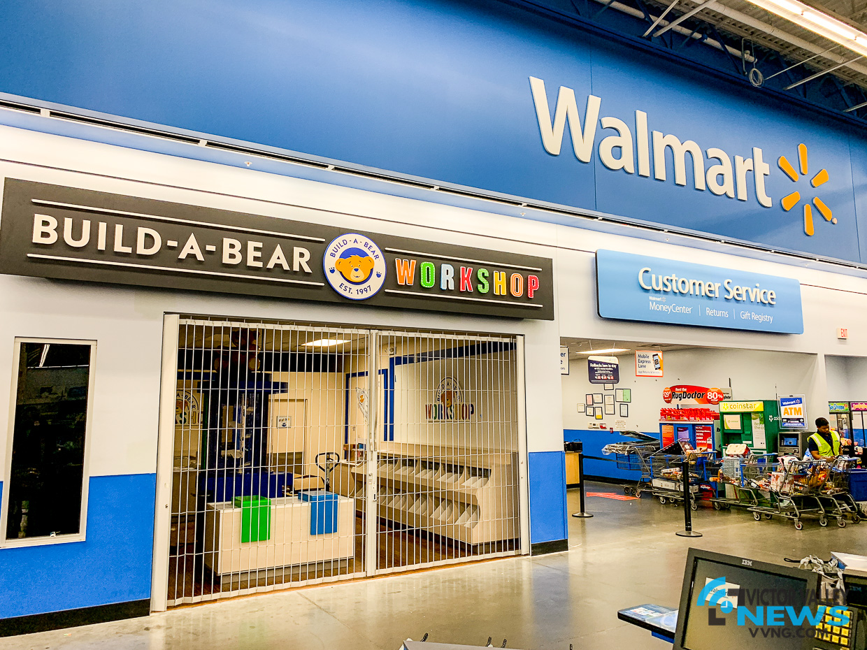 walmart christmas bear commercial