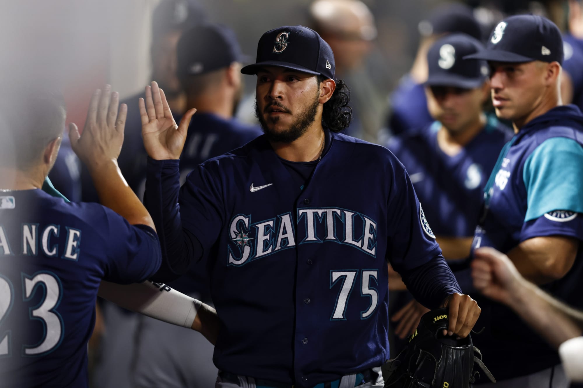 Mariners reliever Andres Muñoz benefits from brothers - Our Esquina