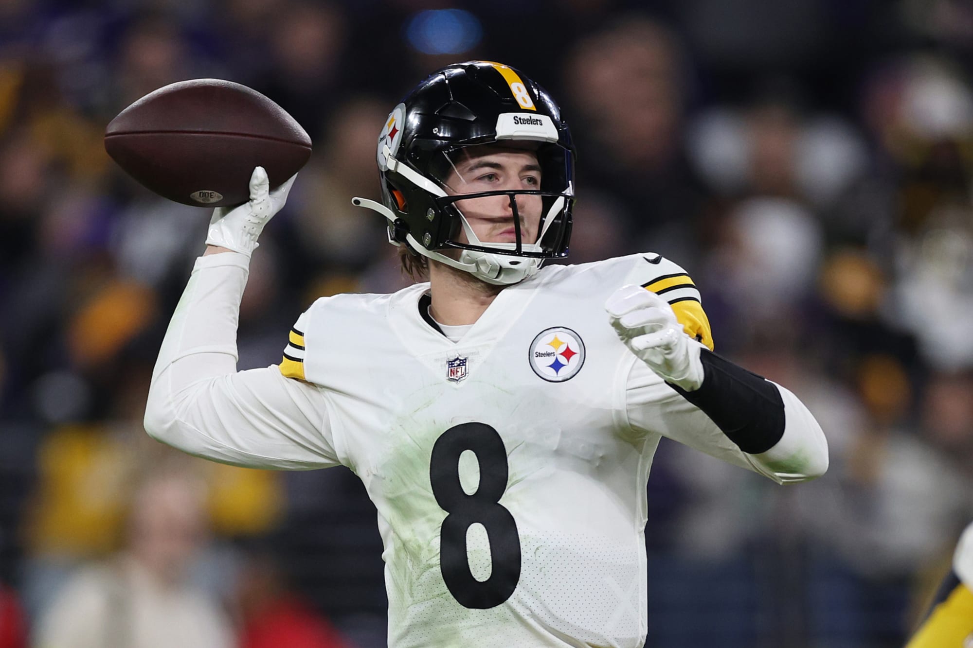 Kenny Pickett injury update: Steelers QB avoids serious knee injury ahead  of Week 5 - DraftKings Network