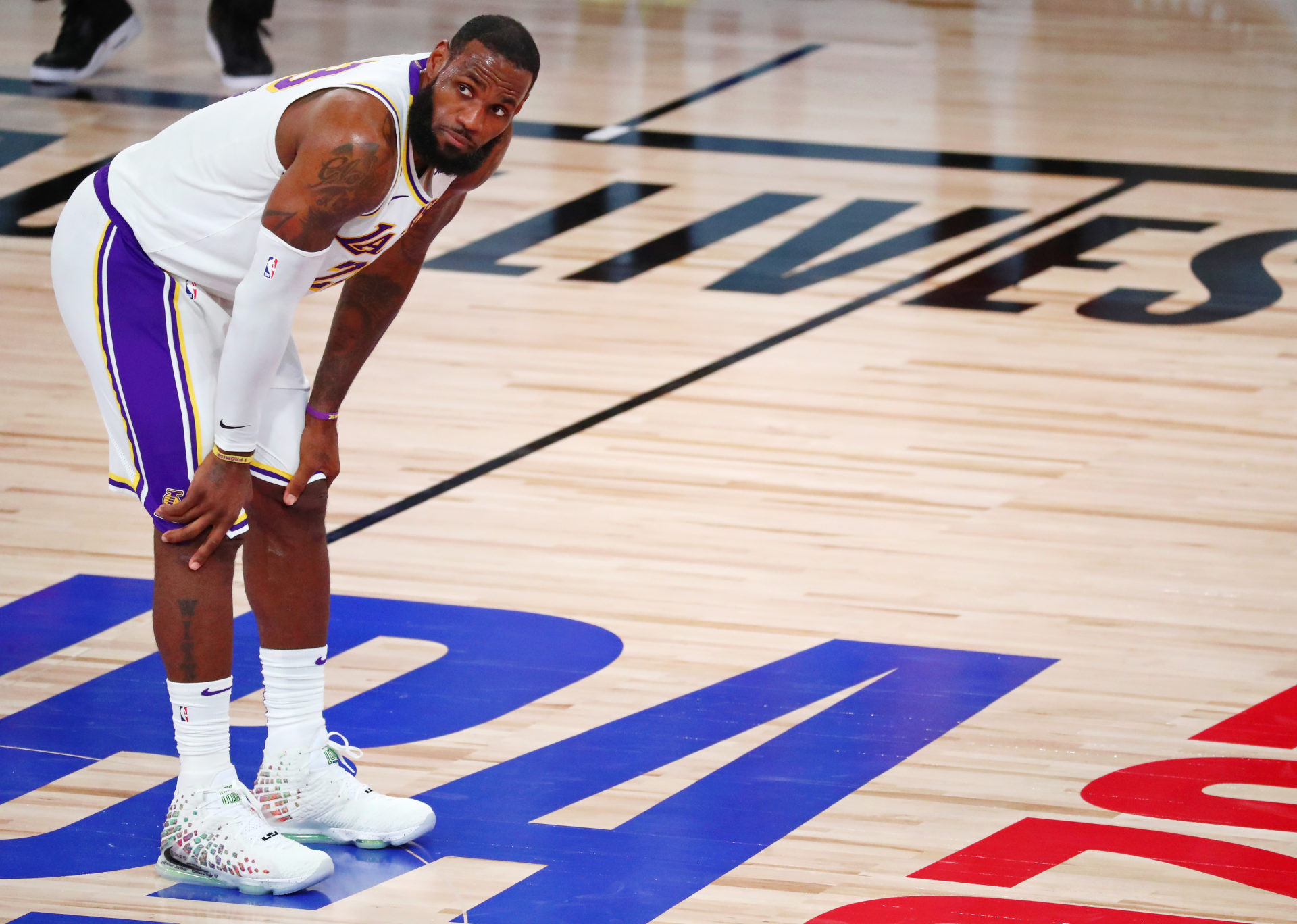lebron james knee pads