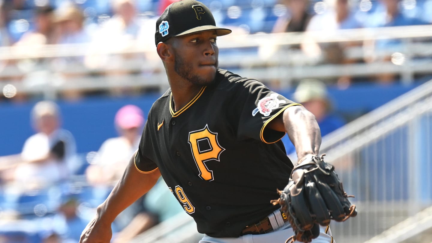 Pirates' Roansy Contreras to pitch for Dominican Republic team in