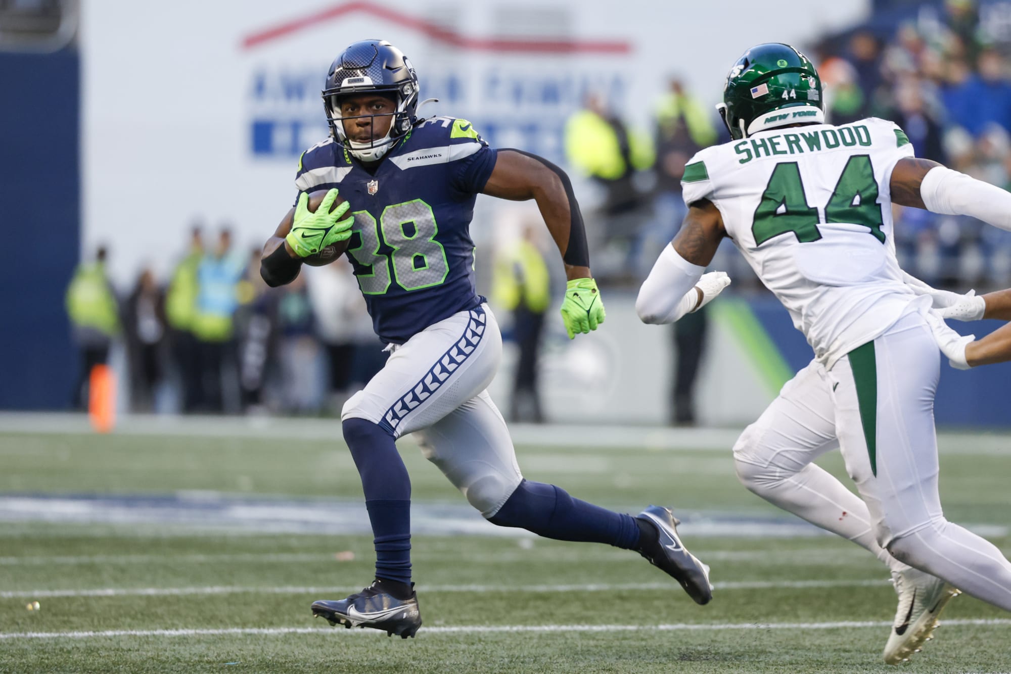 Seahawks add RB Godwin Igwebuike to practice squad